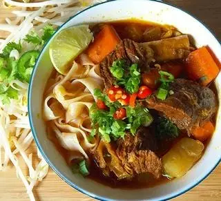 Hình ảnh bún sốt vang