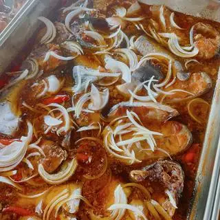 Hình ảnh Cơm cá basa kho