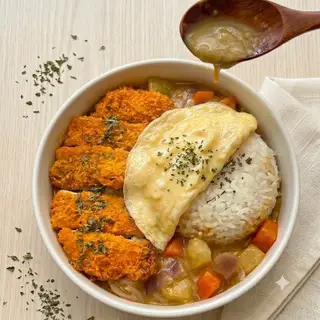 Hình ảnh Cơm curry trứng omelette Tonkatsu (Cà ri Nhật)
