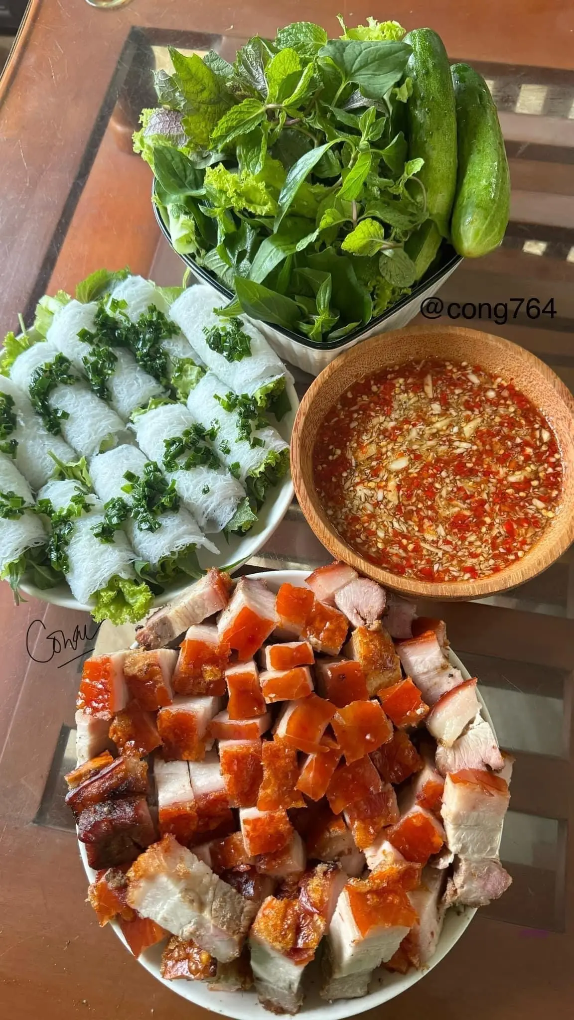 Hình ảnh BÁNH HỎI HEO QUAY 