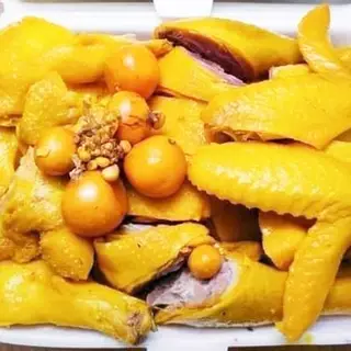 Hình ảnh Nguyên Con Gà Ủ Muối Ôm Trứng Non (có đầu ,chân)