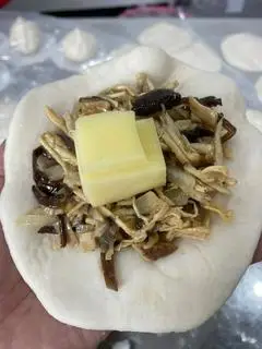 Hình ảnh hộp 4 bánh gà nấm phô mai lạnh 