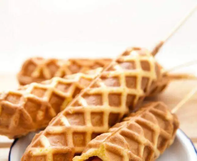 Hình ảnh Bánh hotdog chà bông 