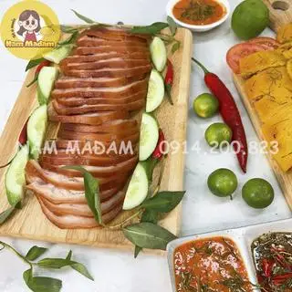 Hình ảnh Bắp giò heo rút xương ủ muối - 500g