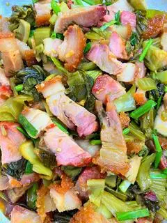 Hình ảnh Heo quay xào Dưa Cải chua