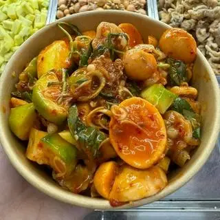 Hình ảnh Chân Gà Trứng Non Sốt Thái (Hộp Nhỏ)