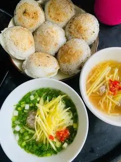 Hình ảnh Bánh căn thập cẩm xíu mại