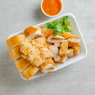 Hình ảnh Bánh mì chả cá sa tế tỏi