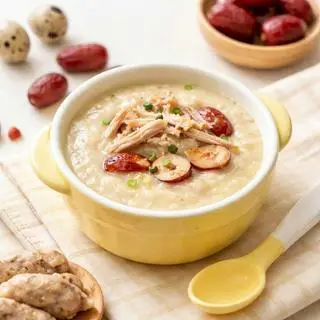 Hình ảnh Cháo cút hầm táo đỏ