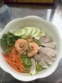 Hình ảnh Bún trộn tôm thịt