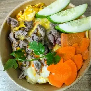 Hình ảnh Combo cơm bò phủ trứng - canh