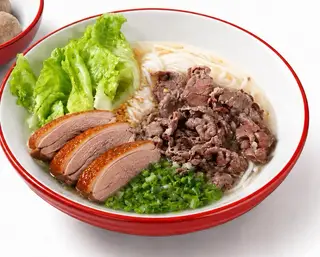 Hình ảnh Mì vịt quay - thịt bò 烤鸭+牛肉面