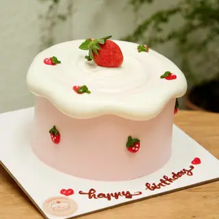 Hình ảnh Bánh Kem Mini Dâu Tây 14cm 