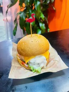 Hình ảnh Burger Gà Sốt Kem