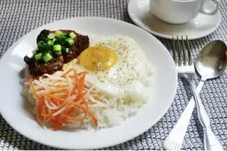 Hình ảnh Cơm sườn ốp la