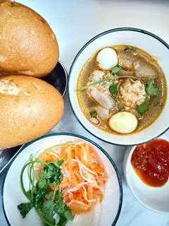 Hình ảnh Bánh mì xíu mại Đà Lạt : Size thường