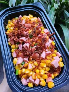 Hình ảnh Bắp xào xúc xích, khô bò