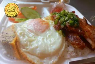 Hình ảnh Cơm tấm sườn Bì chả ốp la đặc biệt cường mập 