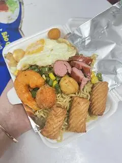 Hình ảnh mỳ trộn thập cẩm trứng ốp la
