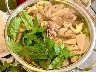 Hình ảnh Lẩu Gà Lá É Lớn