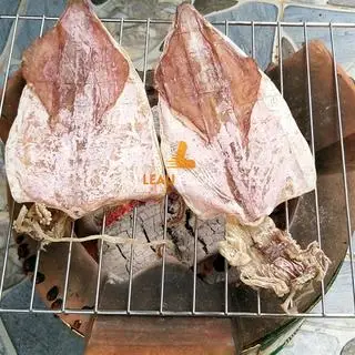 Hình ảnh 1 mực khô nướng than tặng coca 