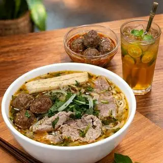 Hình ảnh Combo Bún Bò FullTopping + Bò Viên Thêm + Trà Tắc