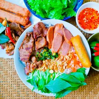 Hình ảnh Combo bún thịt nướng - nem nướng - chả giò - coca  k tẩy đá 