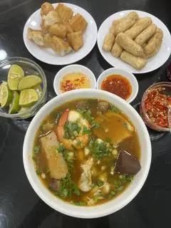 Hình ảnh Bánh canh cua thập cẩm tô lớn