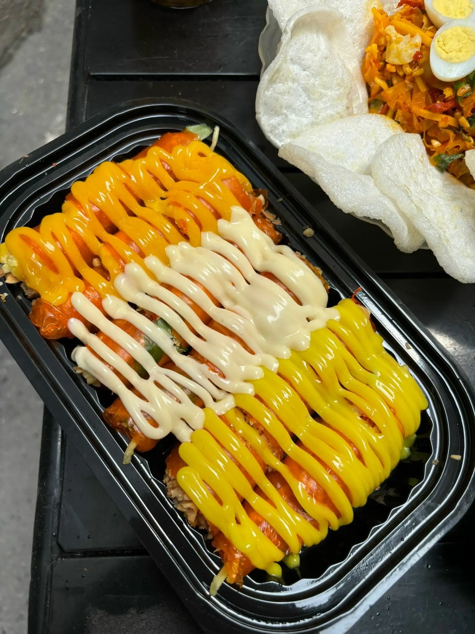 Hình ảnh Cuốn to sốt lẫn