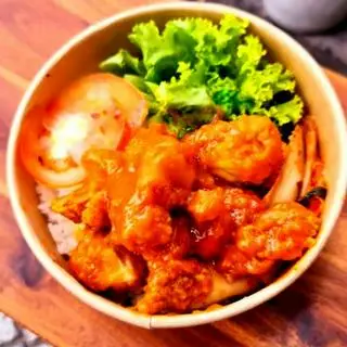 Hình ảnh Cơm Gà Sốt Chua Ngọt