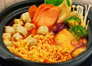 Hình ảnh Mì Cay Xúc Xích