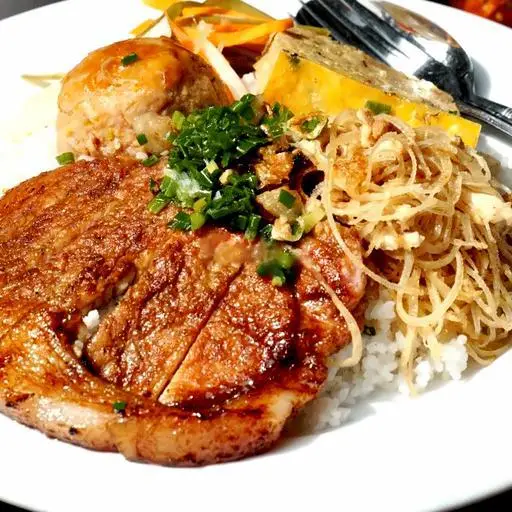 Hình ảnh Cơm Tấm Sườn + Bì