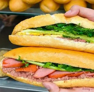 Hình ảnh Bánh mì pate xúc xích