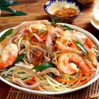 Hình ảnh Gỏi đu đủ tai heo tôm/ phần - Kèm bánh phồng tôm