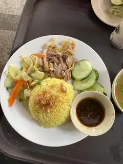 Hình ảnh Cơm gà má đùi