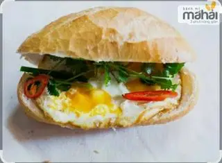 Hình ảnh Bánh Mì chả cá + ốp la 1 trứng 