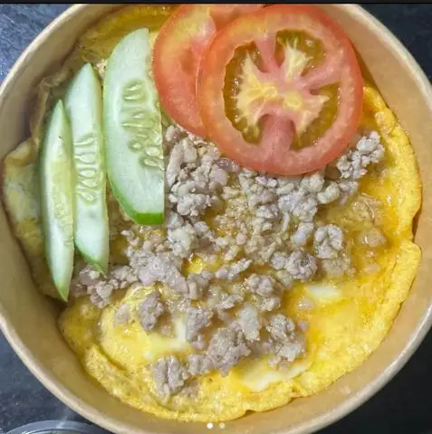 Hình ảnh Cơm thịt bằm phủ trứng