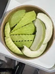 Hình ảnh Ổi ruột trắng cắt sẵn 