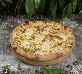Hình ảnh PIZZA CÁ HỒI XỐT MISSO - SIZE 24