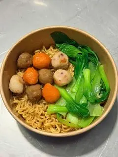 Hình ảnh mì trộn cá viên