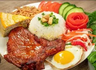 Hình ảnh Cơm Tấm Sườn Bì Chả Trứng