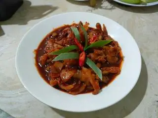Hình ảnh Chân gà rút xương xào cay