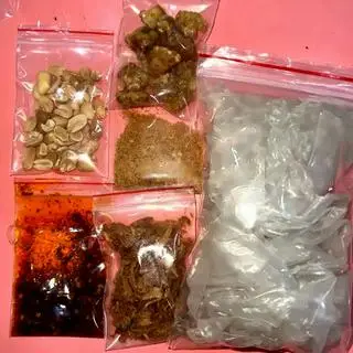 Hình ảnh Rìa muối nhuyễn hành phi sate tóp mỡ