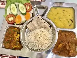 Hình ảnh Non-veg thali (chicken)