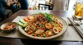 Hình ảnh Cơm chiên hải sản bò