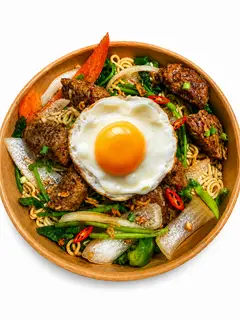 Hình ảnh Mì xào Trứng chiên bò viên 