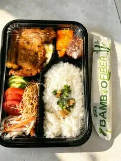 Hình ảnh Ba chỉ + bì + trứng ốp la