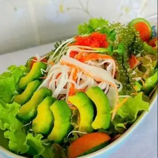 Hình ảnh Salad thanh cua và bơ Kanikama  Avocado