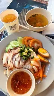 Hình ảnh Cơm tấm trứng kho thịt khìa nước dừa