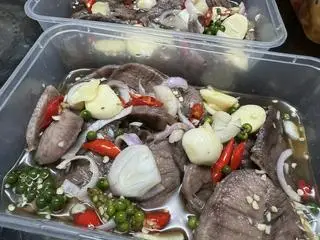 Hình ảnh Bắp bò ngâm mắm tỏi hộp lớn